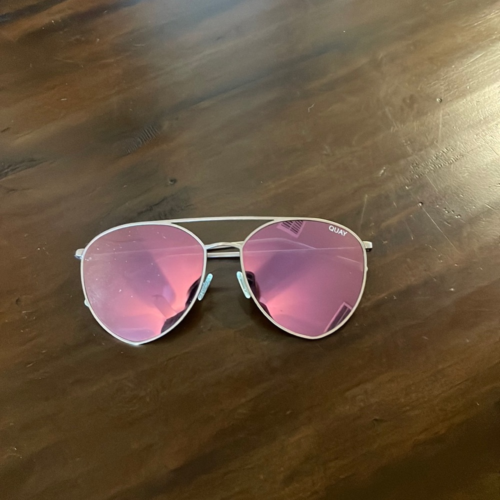 Quay pink mirror sunglasses